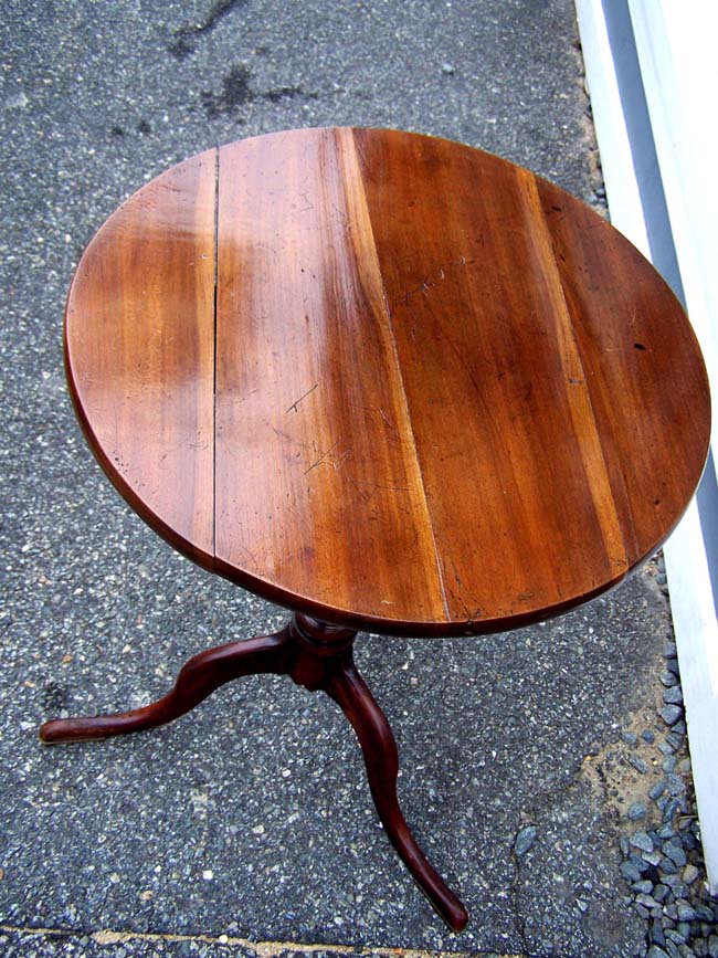 A George III period diminutive Plum Wood Tripod Table on Cabriole Legs with Pad Feet circa 1770 — image 3